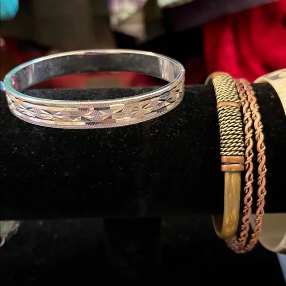 All wearable vintage to now jewelry lot, 0228A - Picture 3 of 15